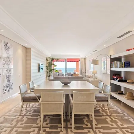 Beachfront Duplex Penthouse With Stunning Sea Views Appartement *